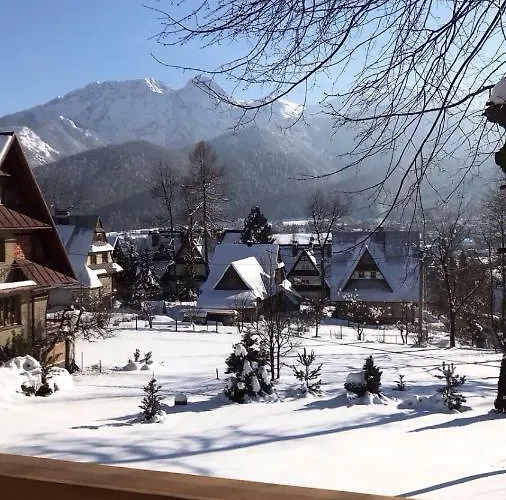 Biolo I Corno Izba Mountain كوشتيليسكا