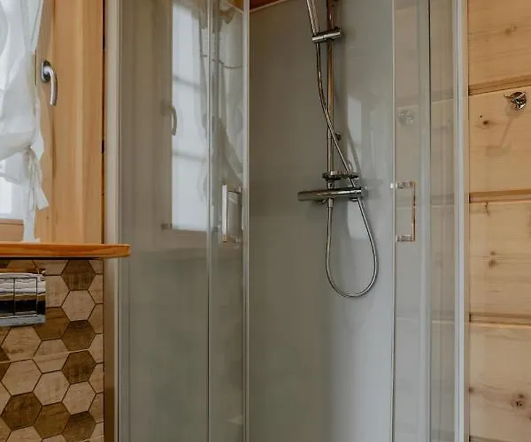 Biolo I Corno Izba Mountain * كوشتيليسكا